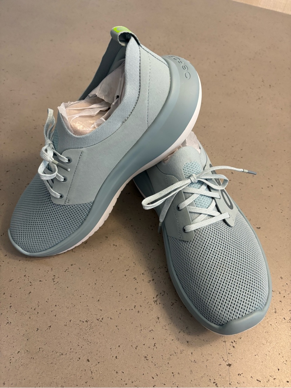 OOFOS Men's Light Blue Boat-Style Athletic Shoes